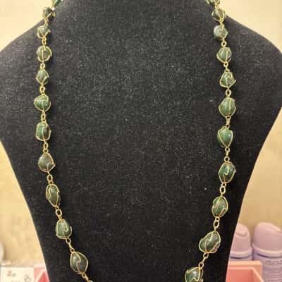 Ladies Wire Wrap Green Stone Necklace - EUC