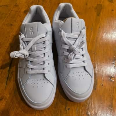  Womens  Size 8.5 Trainers Light Purple 