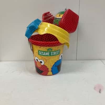 Sesame Street Beach Bucket Set NEW