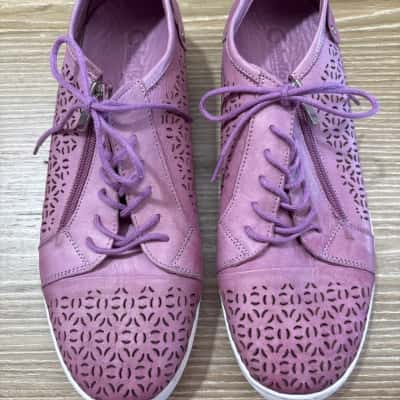  Women’s  Babello Size 41 Sneakers - Lilac