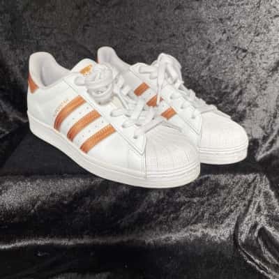 ADIDAS Superstar White Lace-ups. Size 7 US
