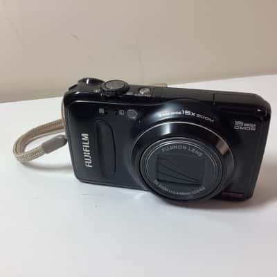 Fujifilm FinePix F600EXR 16MP Digital Compact Camera (With USB Charging Cable)