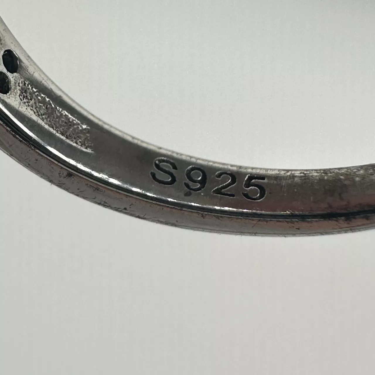 S925 Silver Sparkly Clear Stones Ring size N