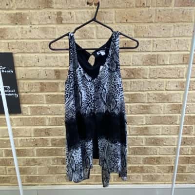 Rockmans Womens lace layer top Size M 