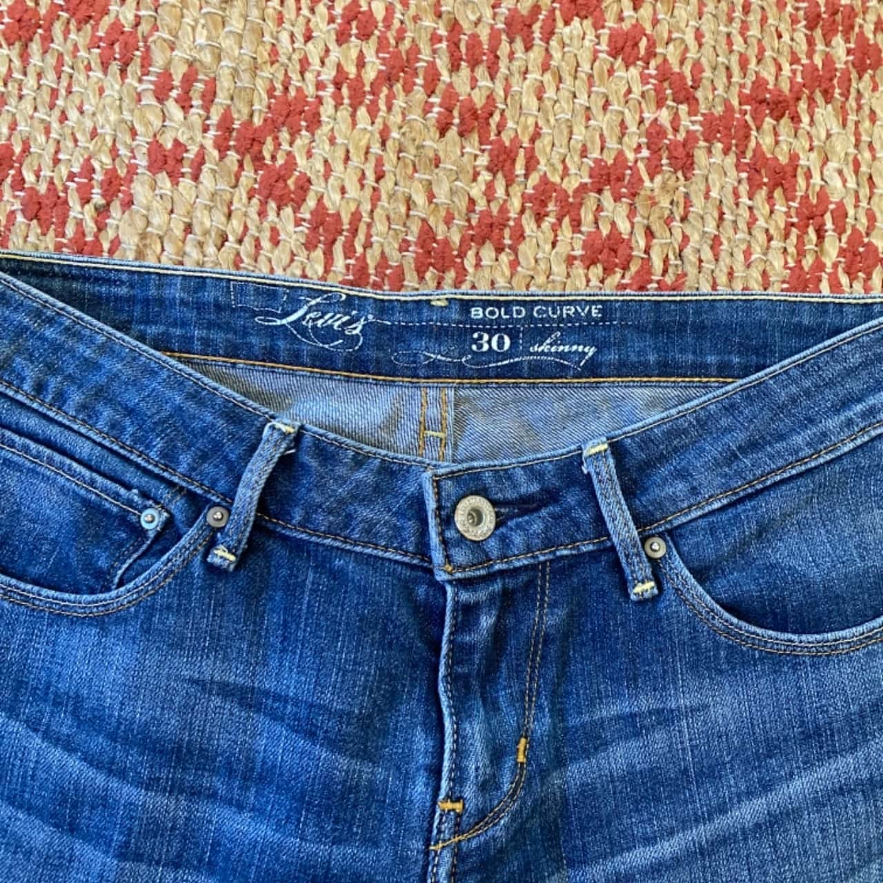 bold curve jeans levis