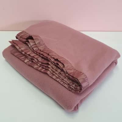 Large Single Bed Wool Blanket Cranberry