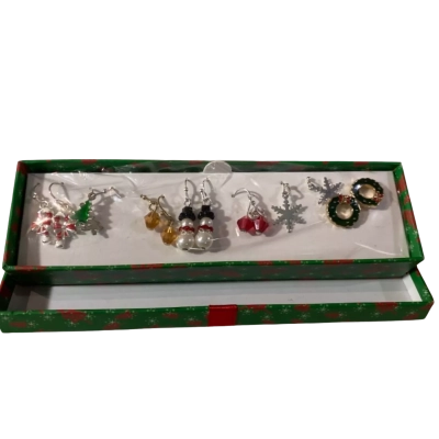 Avon Xmas Earrings 