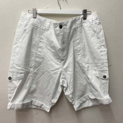 Katies Womens  Size 16 Cargo Shorts White 