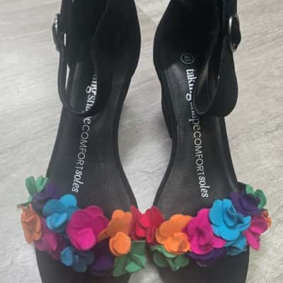 Taking Shape Womens  Size 41 Heels / Sandals Black  / Floral 