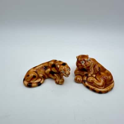 Minatare Leopard Pair Ceramic Figures