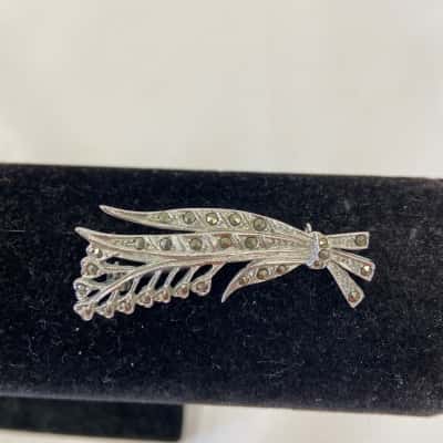  Womens Silver Plated Feather Brooch With Rhinestone