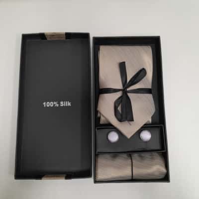  Mens Beige Tie and Cuff link set