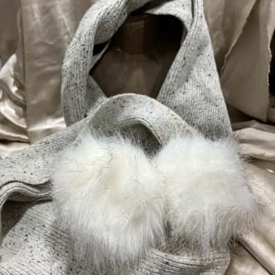 Country Road Womens  Size 0 Scarf with Pom pom Cream 