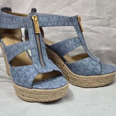 Michael Kors Womens  Size 6.5 Blue wedge shoe