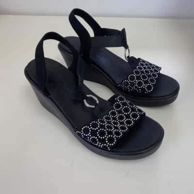 Skechers Black Cali Luxe Foam Wedges Sandals  Size 7 