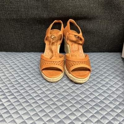 Chie Mihara leather sandles 