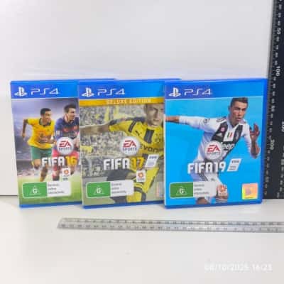 PS4 FIFA 16 17 19 Bundle PreOwned 