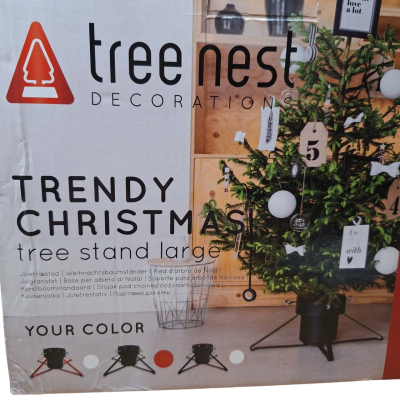 Trendy Christmas Tree Stand by Tree Nest 