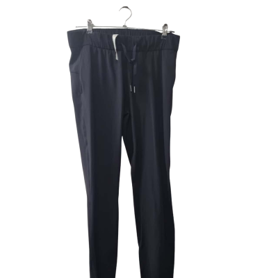 Lululemon Women's Size 6 Performance Pants in Black  