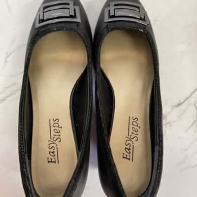 Easy Steps Womens  Size 6.5 Heels Black  