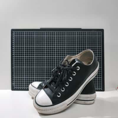 Converse Mens Size 37.5EUR / 7US Sneakers Black White PreOwned 