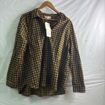 Capture Womens  Size 18 Button Up Top Checked 
