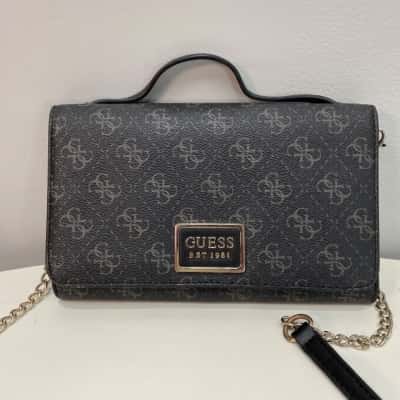 Guess Womens Shoulder Bag /clutch Black  / Grey 