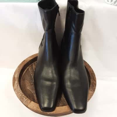 Steve Madden Dusty size 40 black leather low heel extended length ankle boots