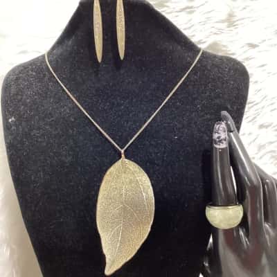  Womens Earrings / Necklace / Ring Gold / Other 