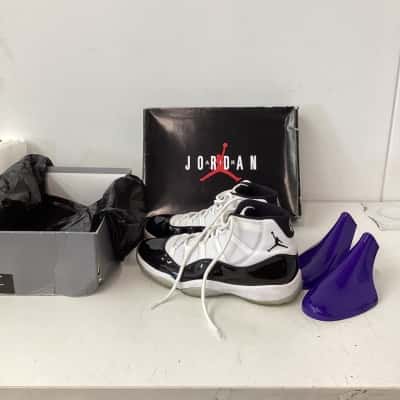 Nike Air Jordan Mens  Size 13 Concord  Black  / White with box 