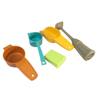Tupperware Kitchen Items as pictured