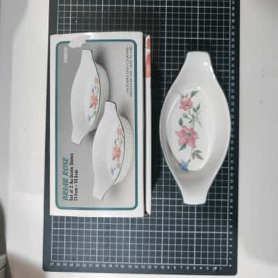 Briar Rose set of 2 Au Gratin Dishes PreOwned As New 