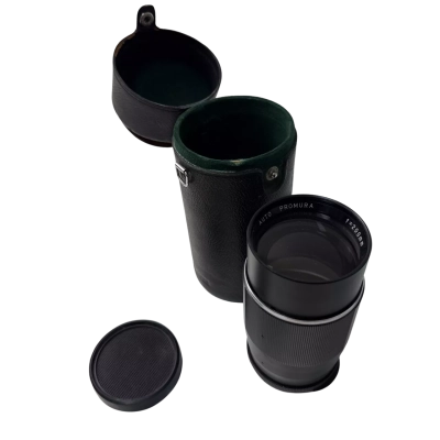 Yakima 4/ 200mm camera lense in case 