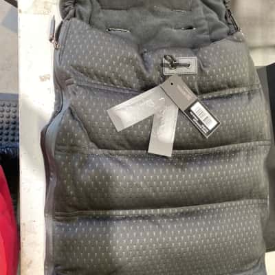  Brand new, silver cross brand  footmuff to coordinate with silver cross wave stroller 