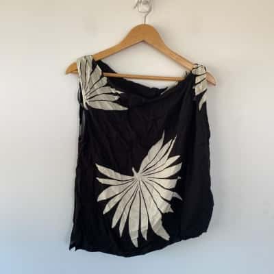 Natasha Gan Black White Pattern Sleeveless TOp  Size 12 