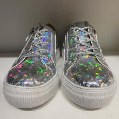 Taking Shape Womens  Size 37 Sneakers Silver / White 