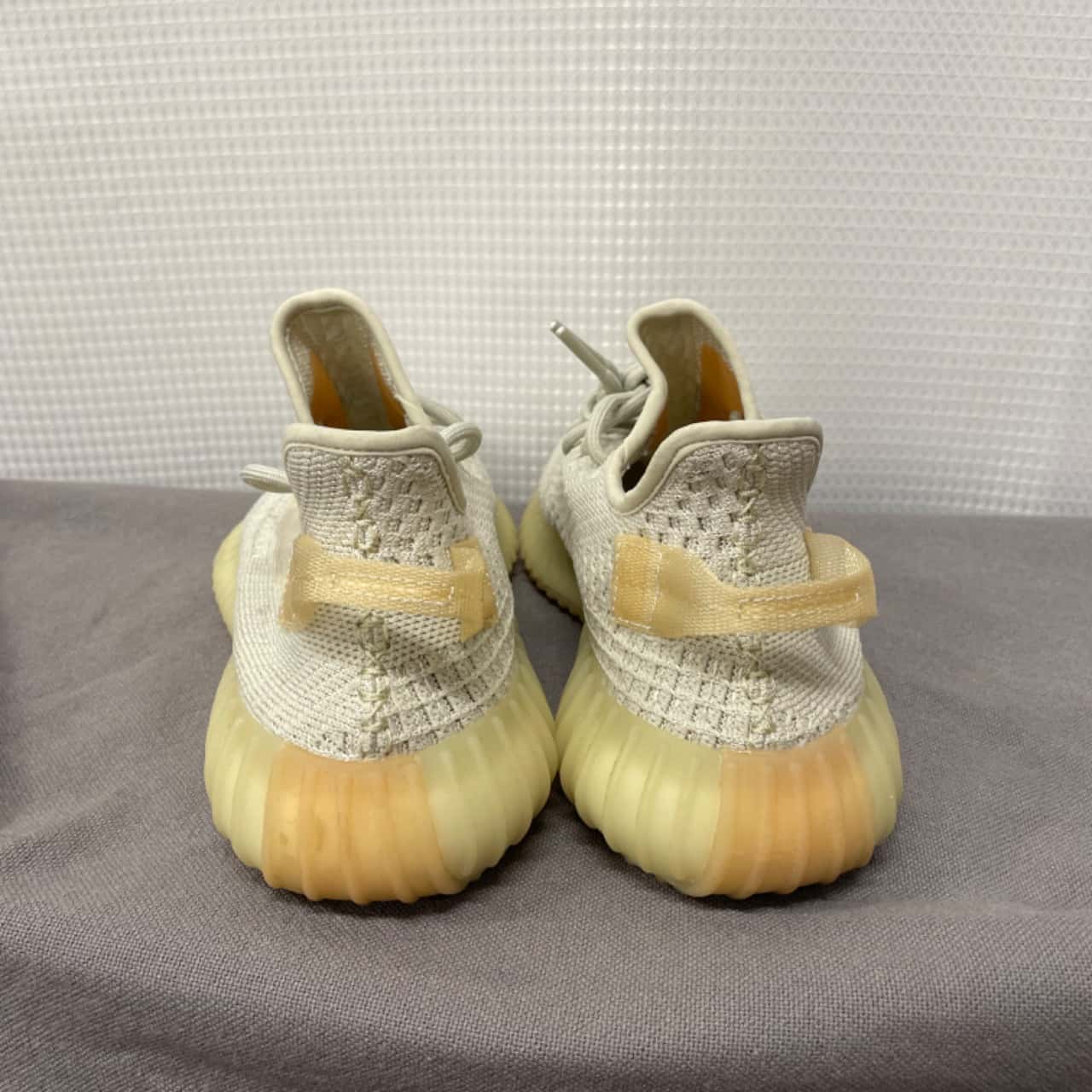 Adidas Yeezy Yee Unisex Size6 Euro 39 1/2 Beige (s)