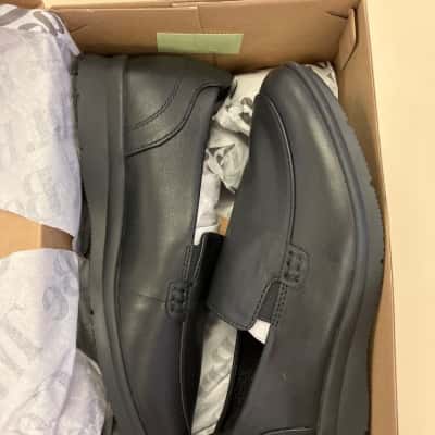 Hush Puppies Womens  Size 7 Black  