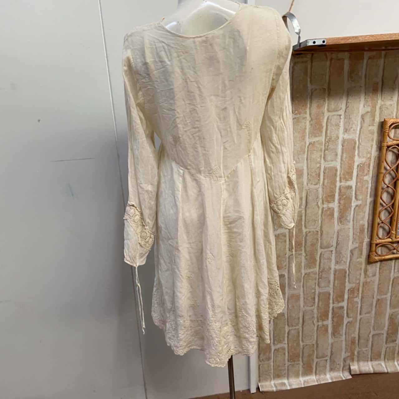 Johnny Was Embroidered Long sleeve Dress Size M Cream (s)