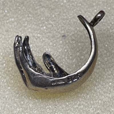  Womens Pendant Silver claw shaped 