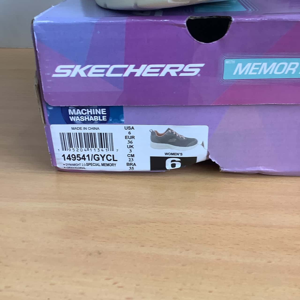 BNWT Skechers Women's Size US 6 Memory Foam Sneakers Grey / Pink (s)