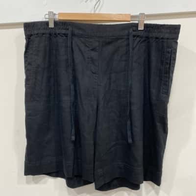 Sportscraft Womens  Size 18 Shorts Black  