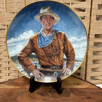 Vintage Limited Edition John Wayne "The Duke" Robert Tanenbaum Franklin Mint Collector's Plate Stand 