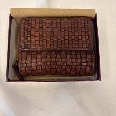  Women's Dark Brown Leather Wallet featuring an Intricate Hand-Woven Basketweave Pattern 