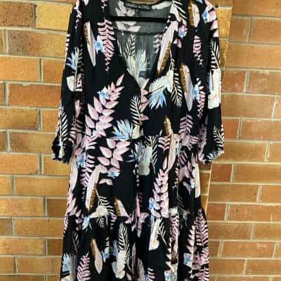 Willow & Tree Womens  Size 12 Floral Midi Dress 
