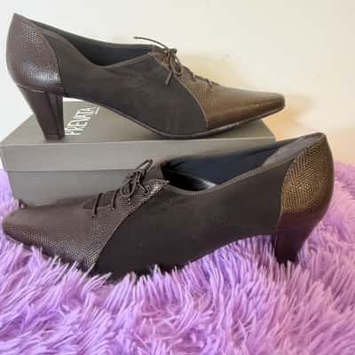 Prevata Womens  Size 12 AA Heels Black  / Brown 