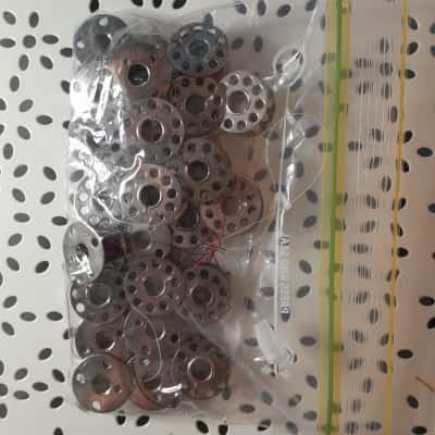 Bag of 27 bobbins