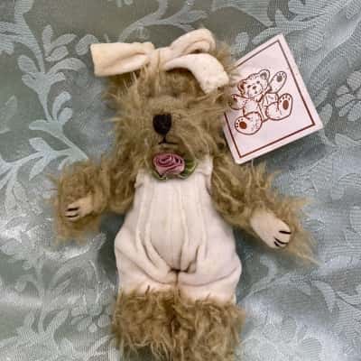 Settler Bear “Flossie”