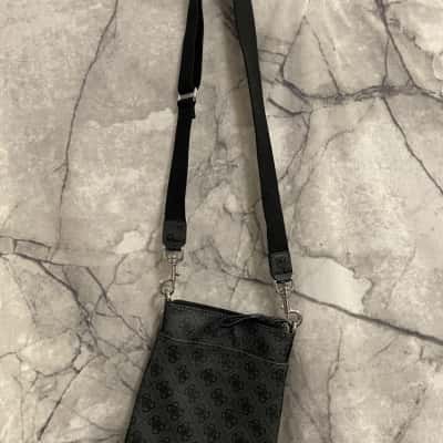 Guess Womens Cross Body Bag Pattern 