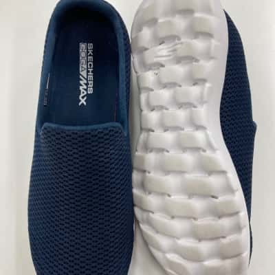 Skechers Womens  Size 5 Navy Blue 